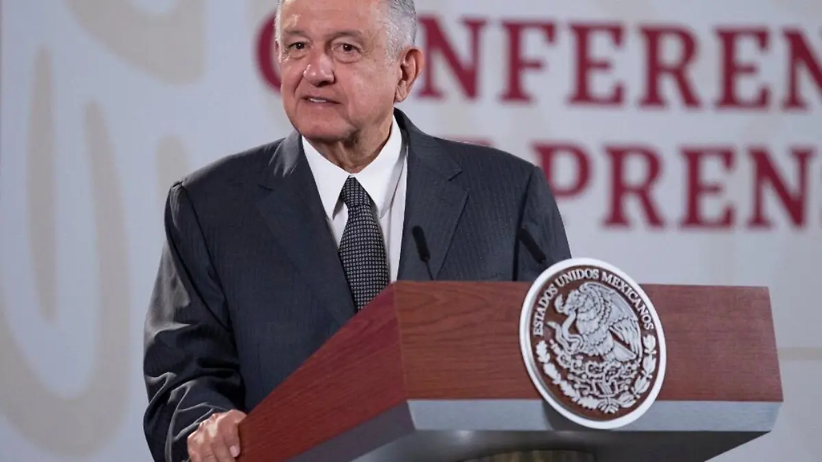 minuto-de-silencio-amlo-mañanera