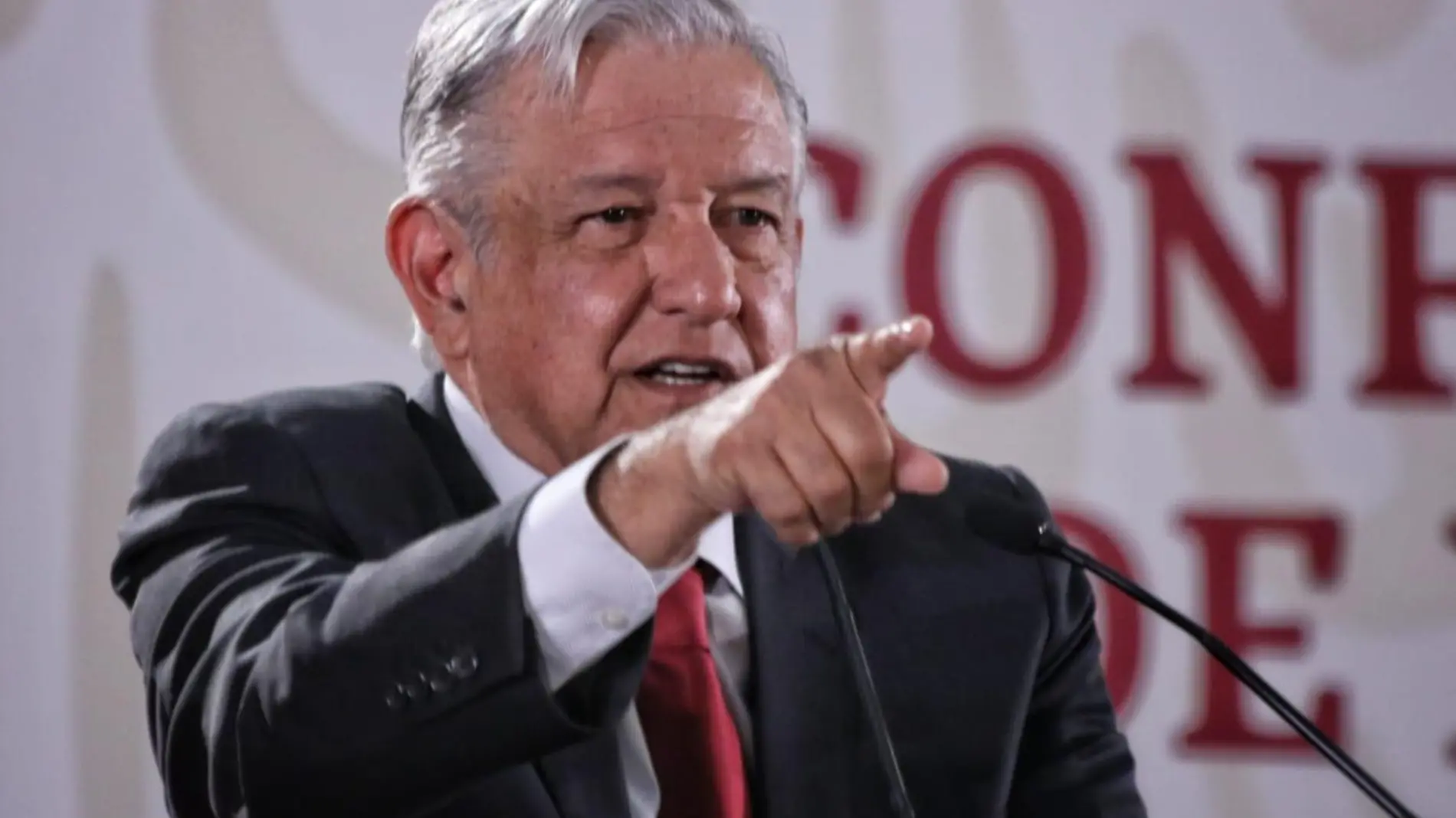 prensa-fifí-amlo-ROBERTOH