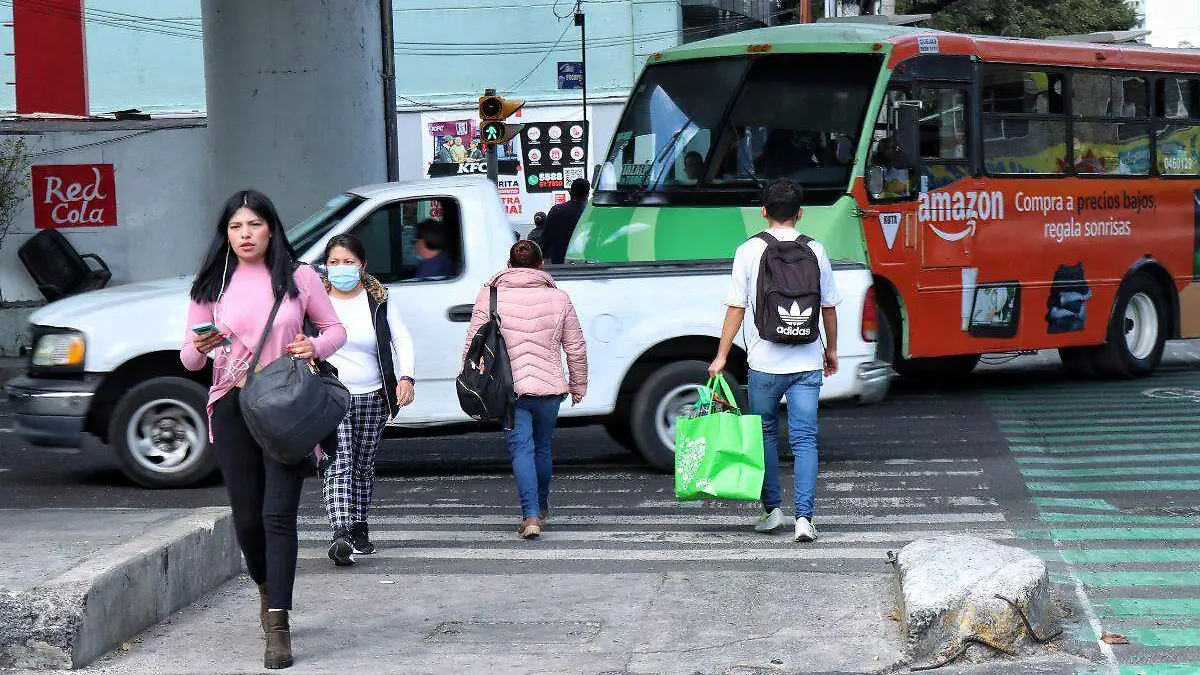 Confesiones de un peatón foráneo el reto de caminar en la CDMX