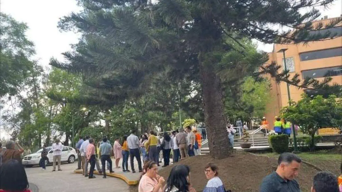 Personas evacuadas por sismo en Chiapas