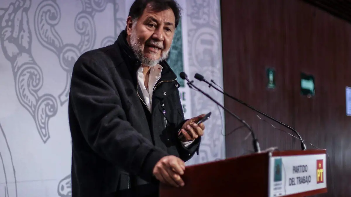 Gerardo Fernández Noroña ROBERTO HERNANDEZ.22