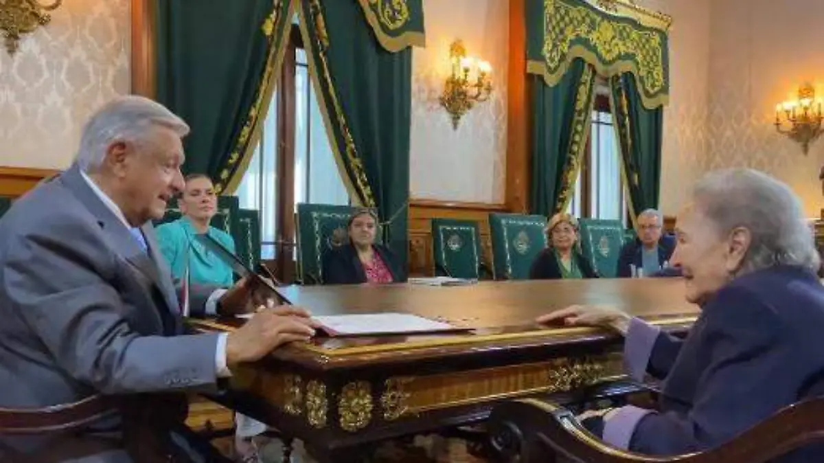 CaAMLO e hija deGilberto Bosques