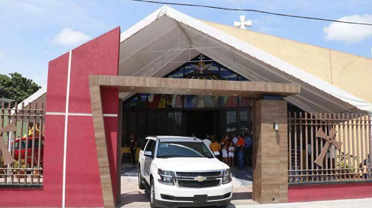 camioneta_iglesia_tabasco_Huimanguillo