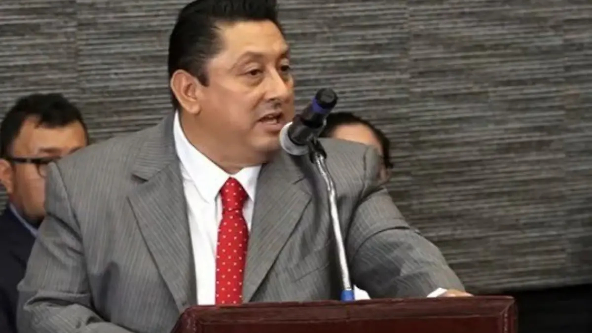 Uriel Carmona comparece en Congreso 