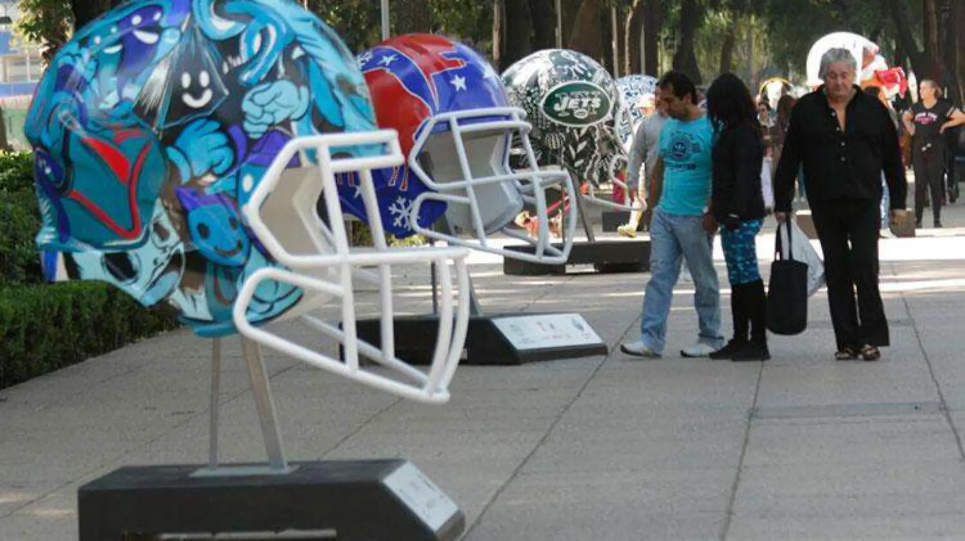 nfl_reforma_ball-parade