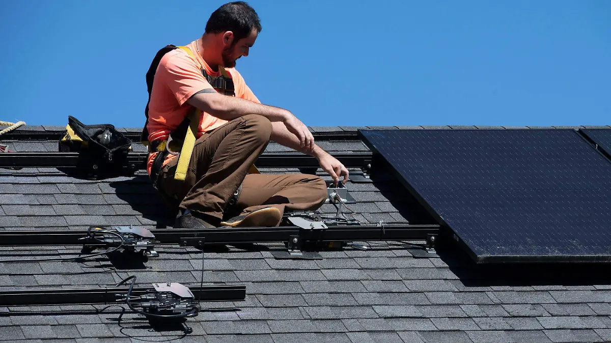 02 INT GRANDE 2022-02-08T184801Z_1917887461_MT1USATODAY17641135_RTRMADP_3_GAGE-GILL-OF-SUN-FARM-ENERGY-PREPARES-TO-INSTALL-SOLAR