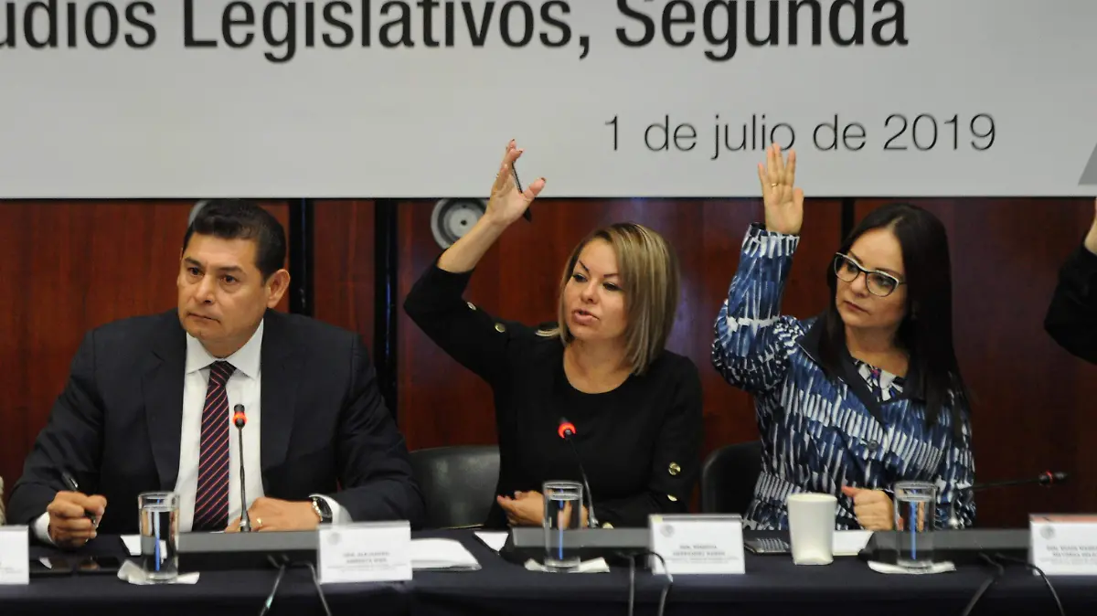 ANA LILIA RIVERA, ALEJANDRO ARMENTA, MINERVA HERNANDEZ Y NUVIA MAYORGA 1