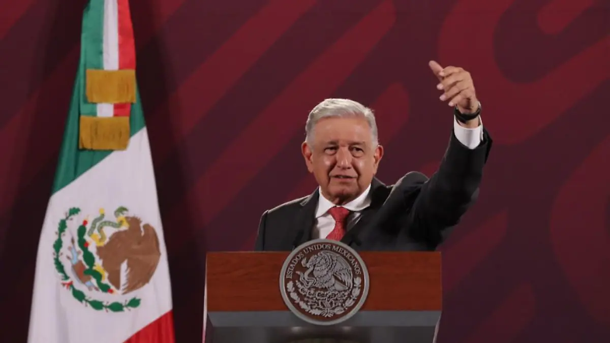 AMLO responde a padres Ayotzinapa 