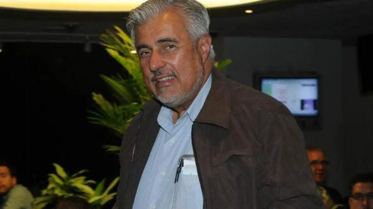senador jose narro MAURICIO HUIZAR