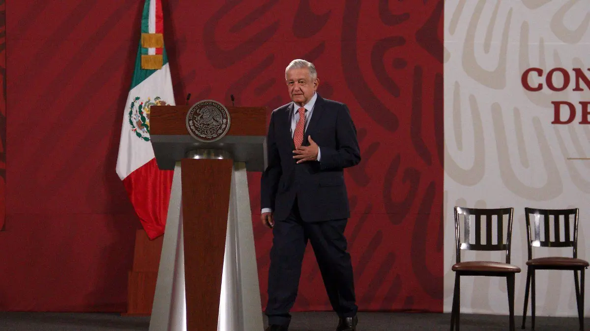 cumpleaños-amlo-cuartoscuri