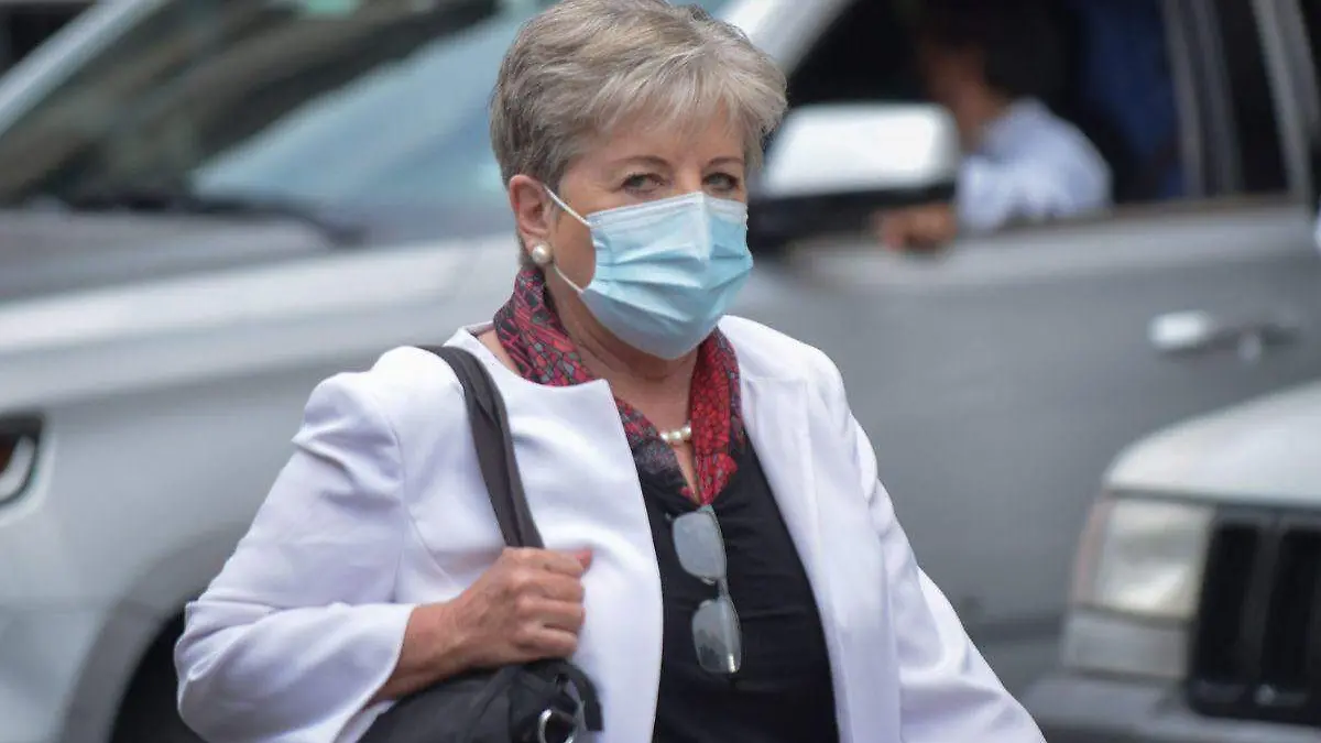 AMLO propone a Alicia Bárcena para la presidencia del BID