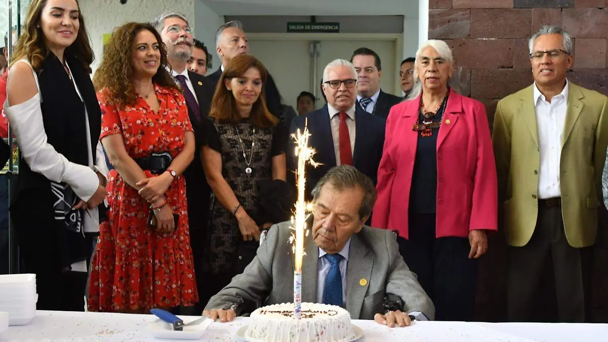 Muñoz Ledo desea de cumpleaños a una presidenta de México laura lovera (6)