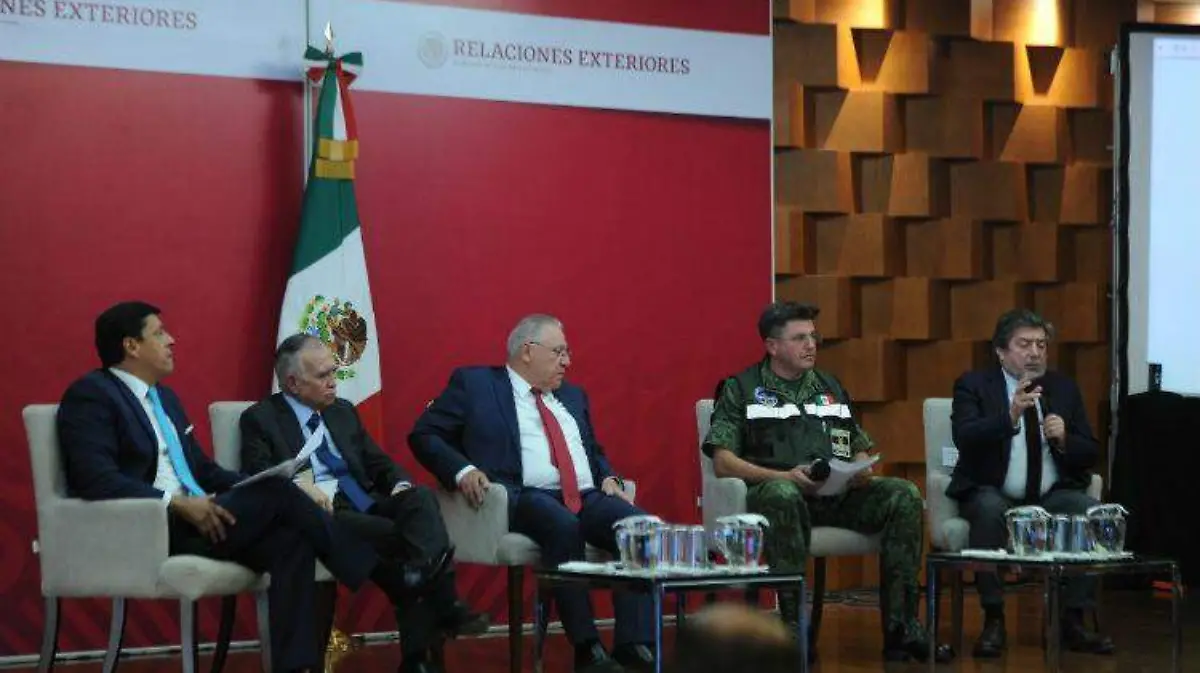 embajadores consules MAURICIO HUIZAR