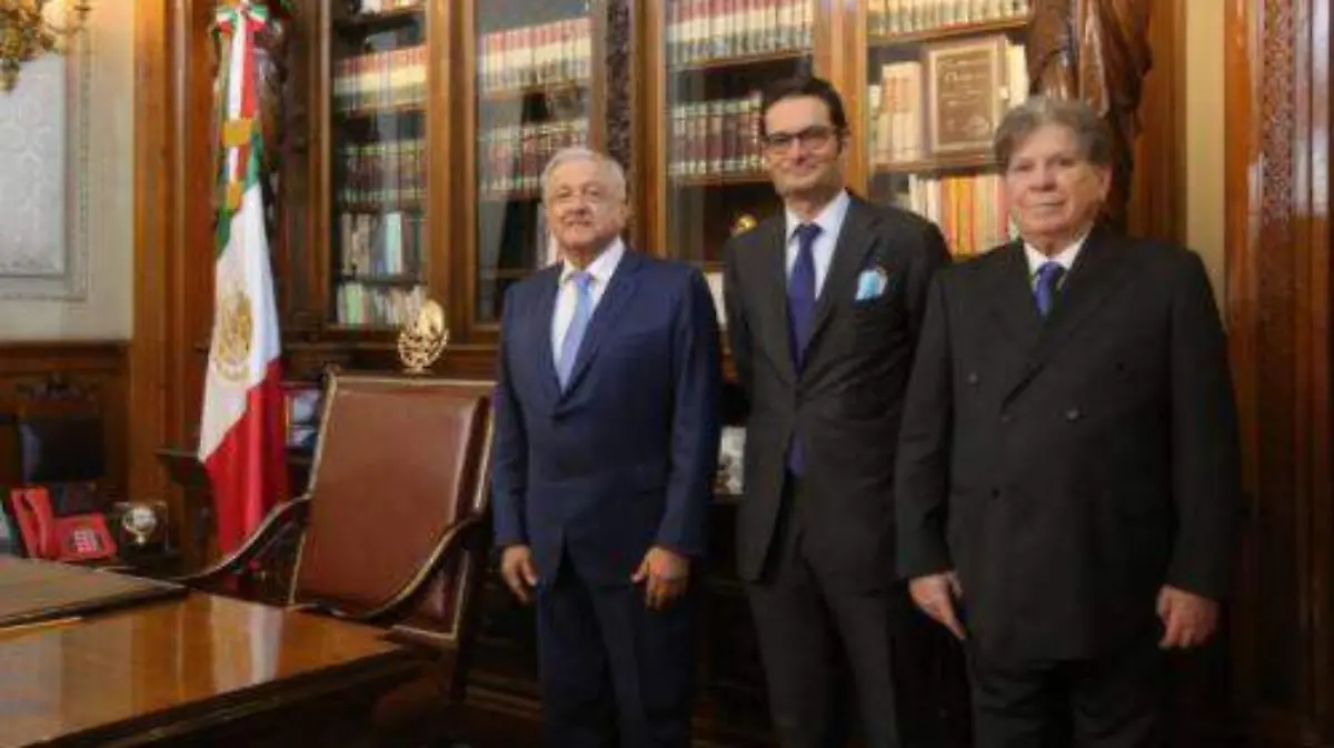 AMLO con medios de comunicación