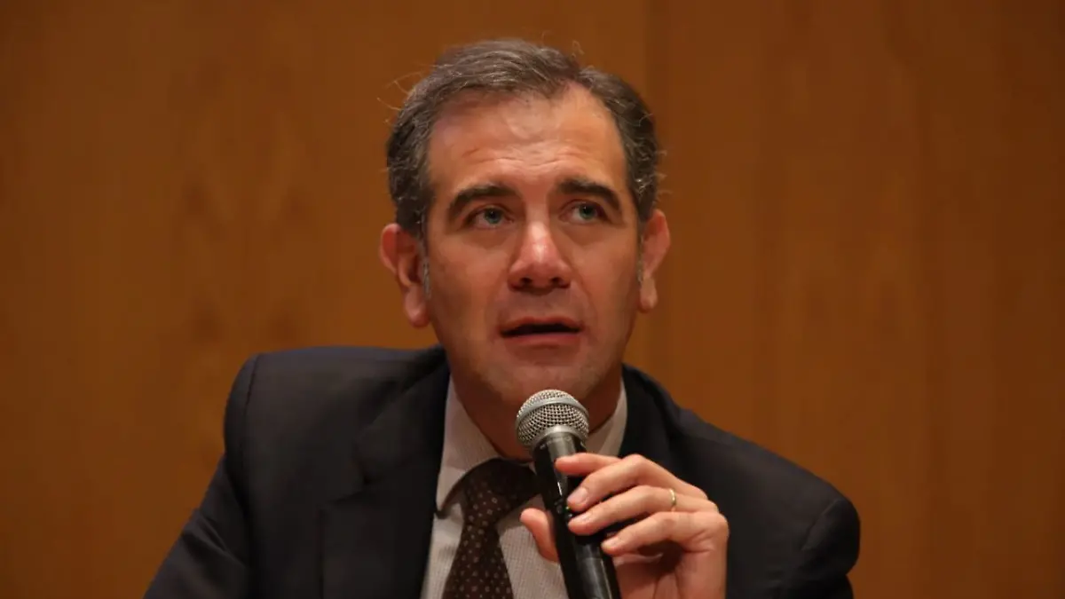 Suprema Corte avala reducción de tiempos fiscales del INE en radio y televisión