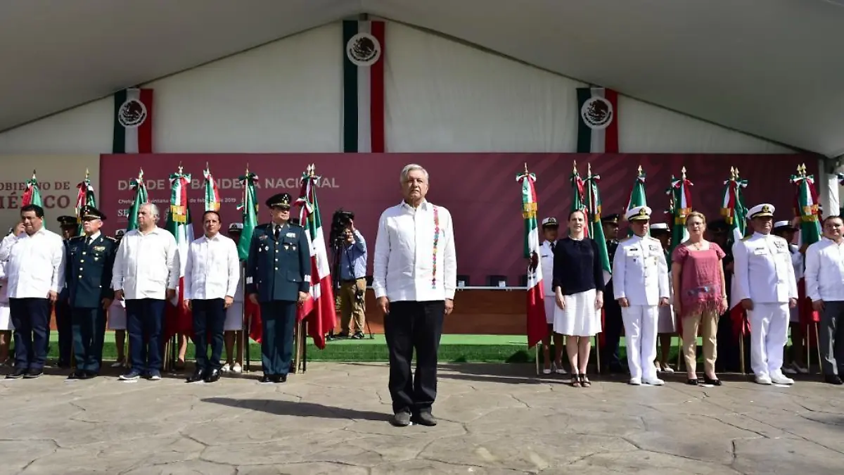 amlo-bandera-2