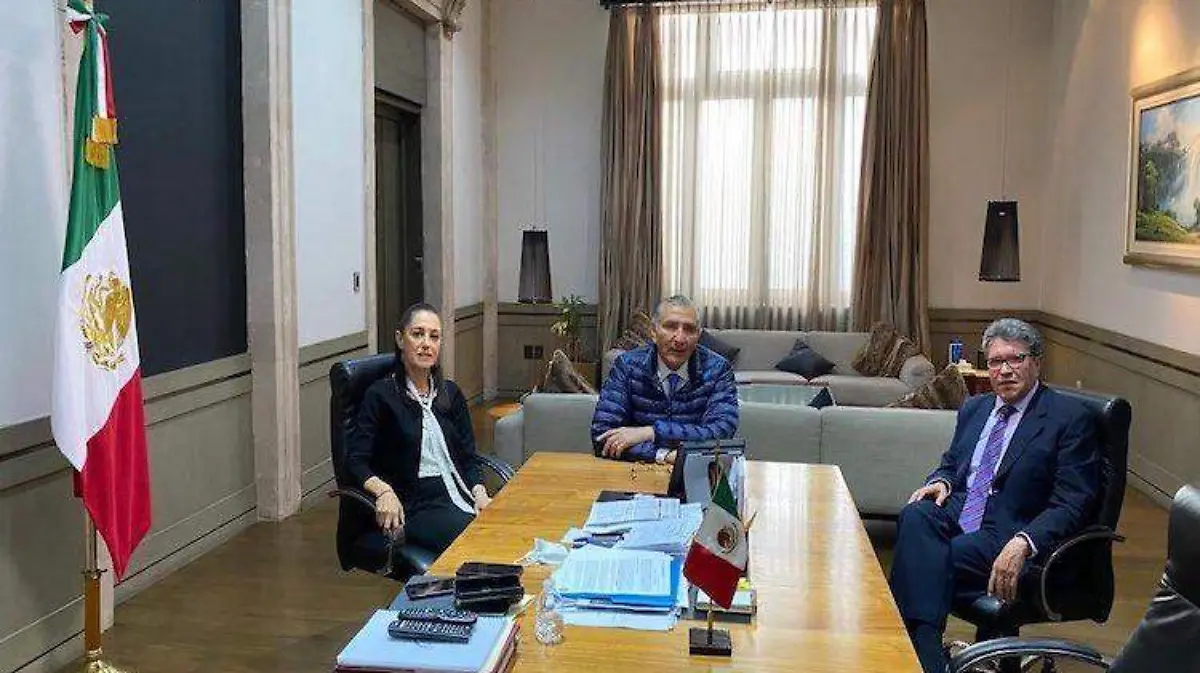 Sheinbaum y Monreal se reúnen con secretario de Gobernación