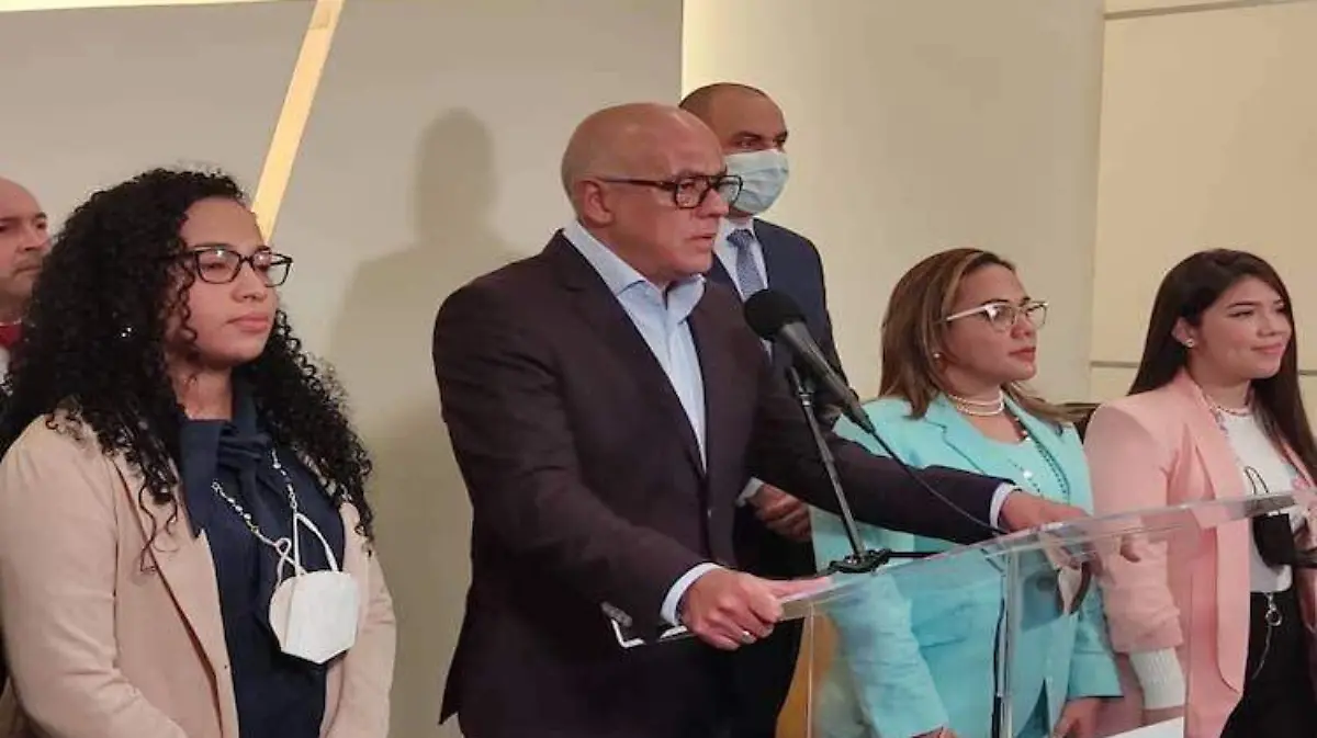 Reanudan mesa de diálogo venezolana tras retraso