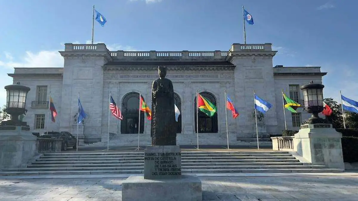 México arremete contra la OEA y su secretario general