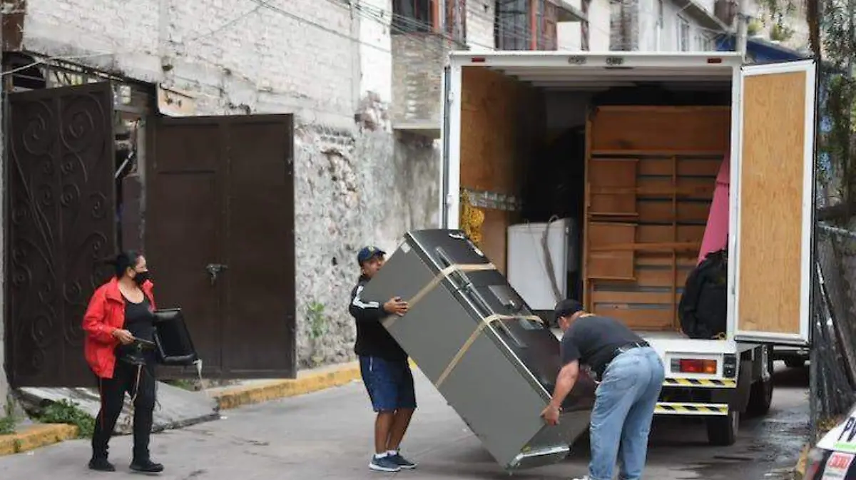 Del Mazo se reune con AMLO por reubicación de afectados en el Chiquihuite 2