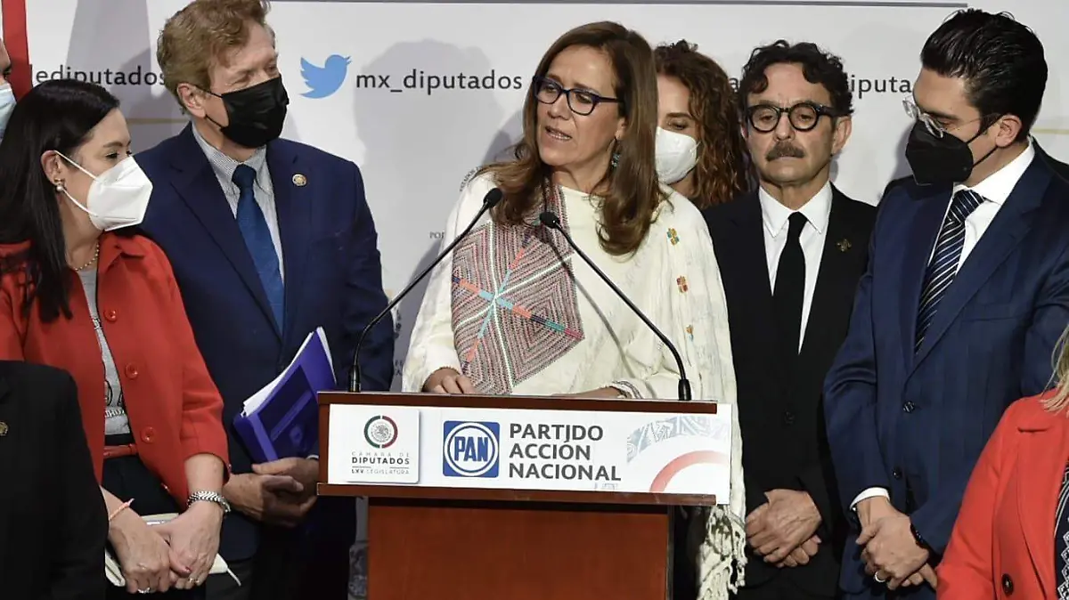 Panistan acusan persecusión de cientificos LL