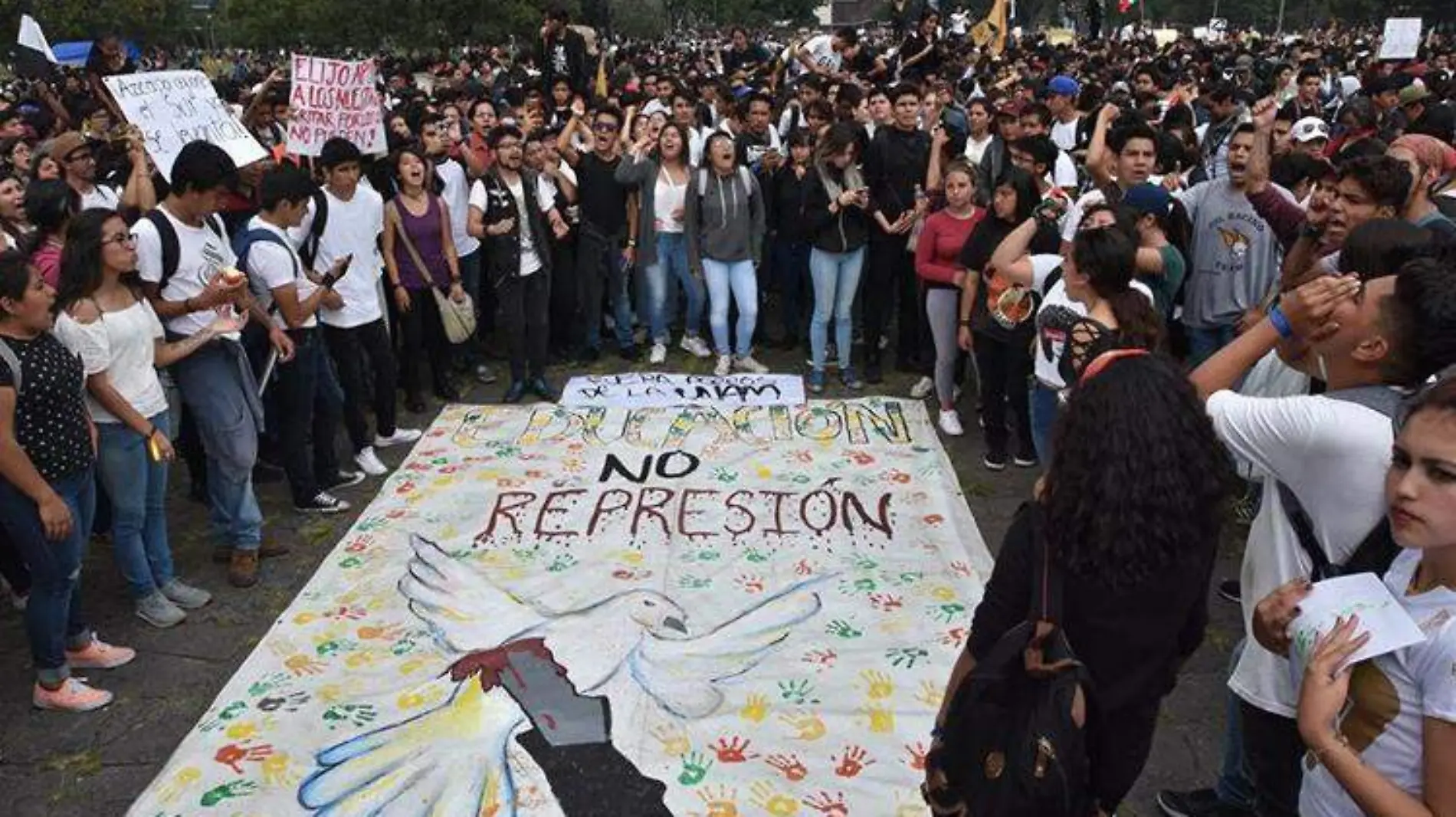 marcha-cu-unam-fuera-porros-1