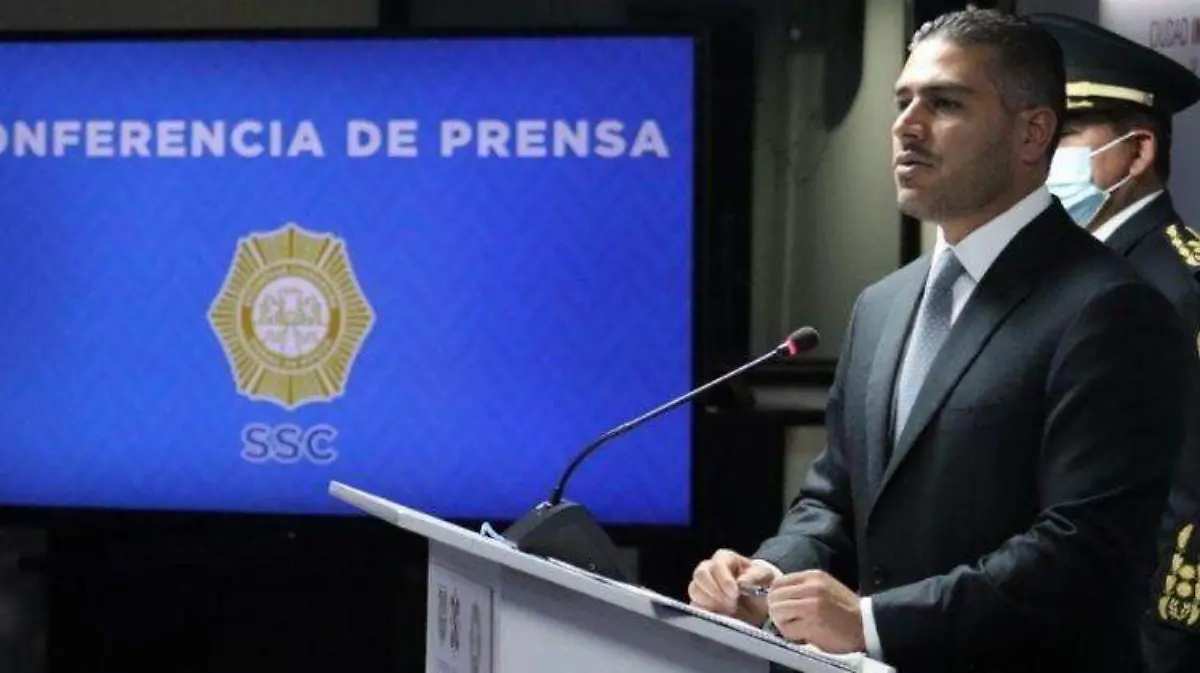 Persigue policía capitalina a presunto líder de grupo delictivo