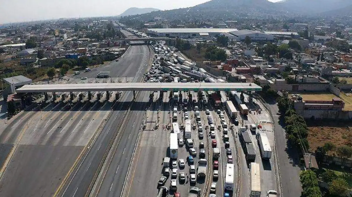 Tras bloqueo de 10 horas liberan autopista de ecatepec