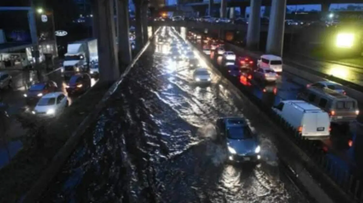 Lluvias Periférico Norte_Naucalpan