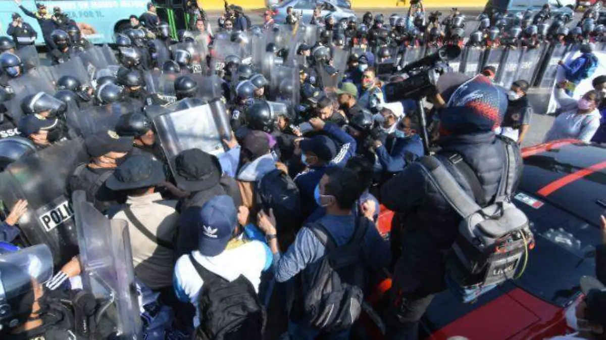 pelea federales AICM