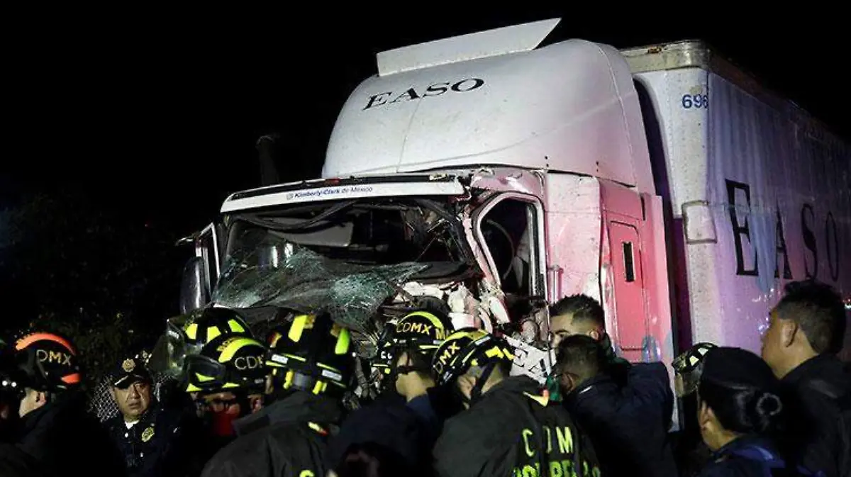 trailer_accidente_mexico-toluca