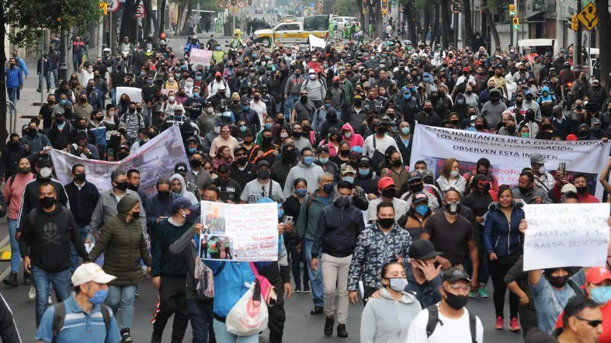marcha policias ALEJANDRO AGUILAR
