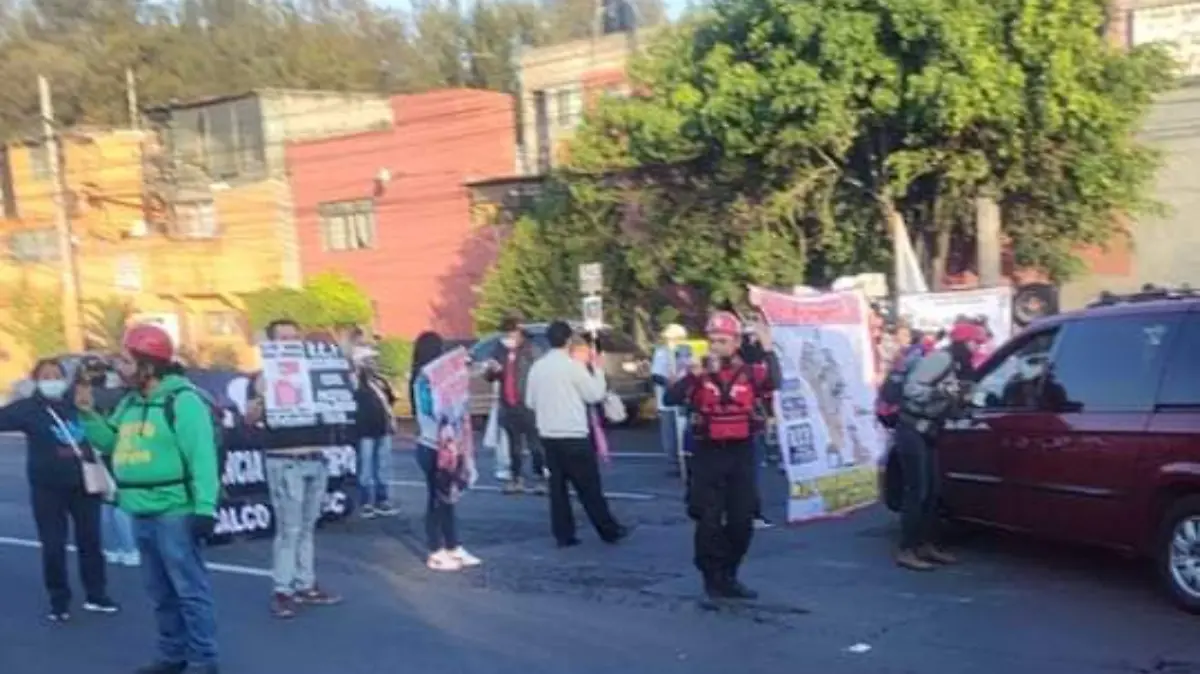Manifestantes bloquean la autopista México-Pachuca con rumbo a la CDMX