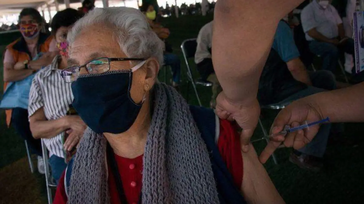 Vacunas contra covid-19 para adultos mayores