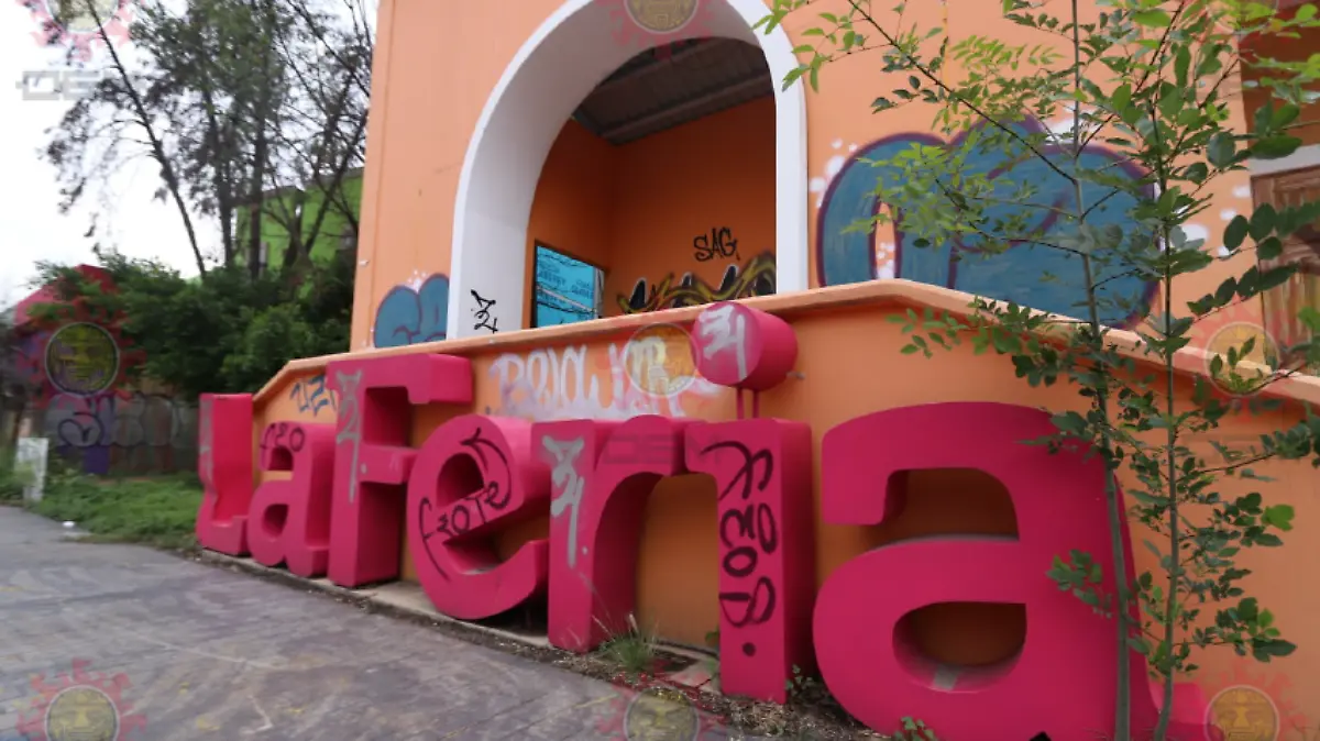 jóvenes en la feria de chapultepec abandonada (8)