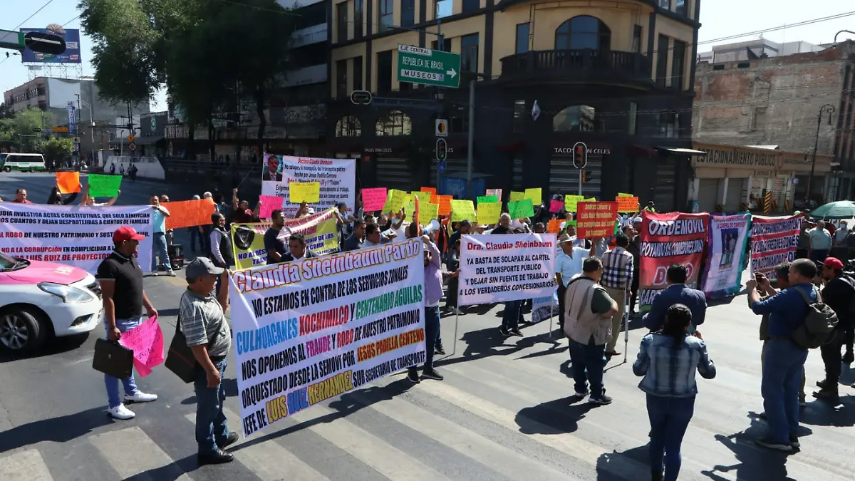 Bloqueo en Eje Central transportistas 