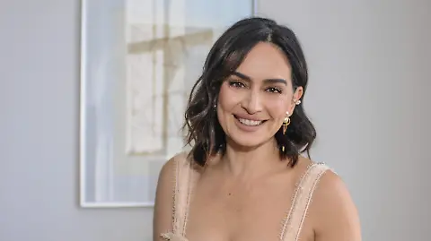 image - Ana de la Reguera se mira al espejo en Un hombre por semana