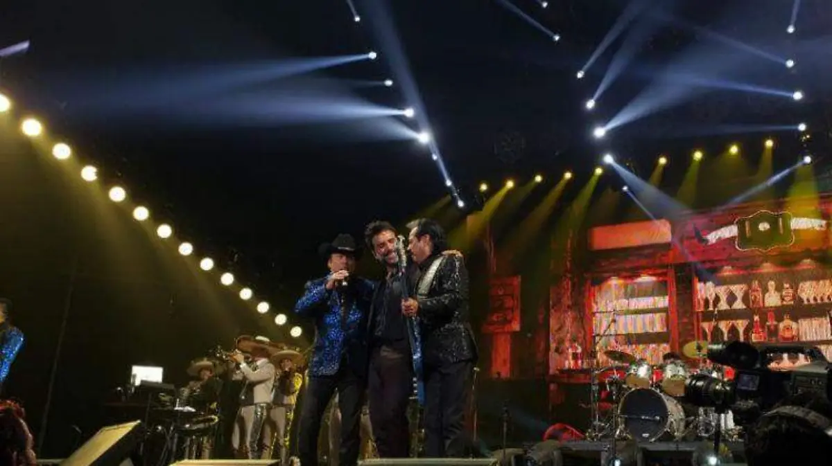 alejandro fernandez tigres @alexoficial