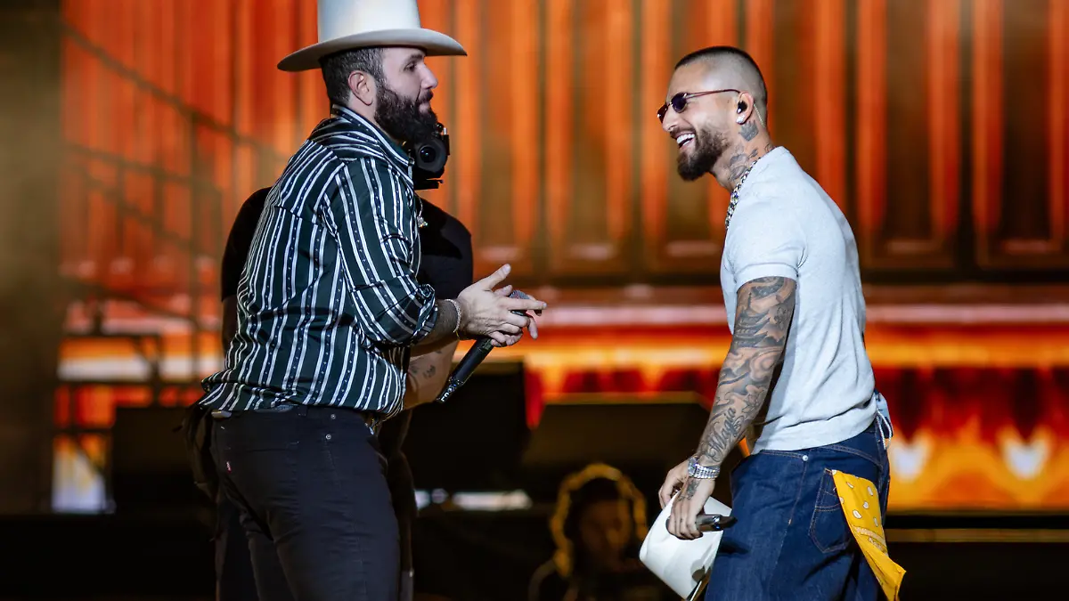 Maluma y Carín León en concierto