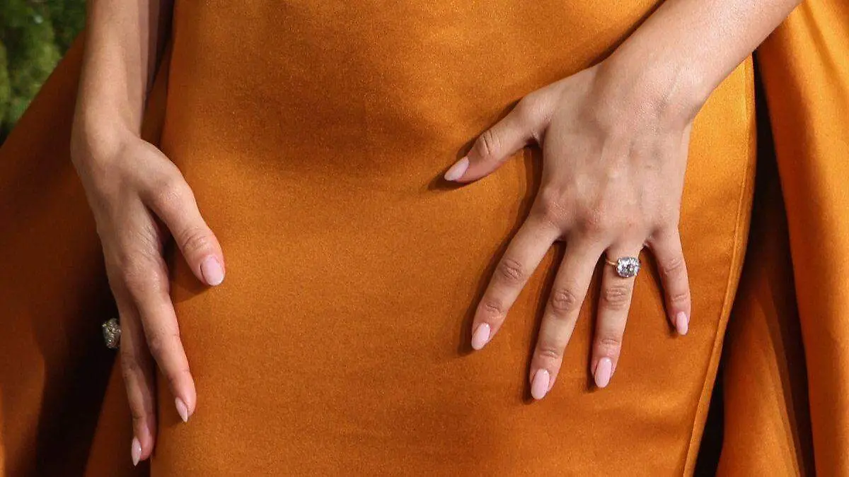 Zendaya-Tom Holland-anillo