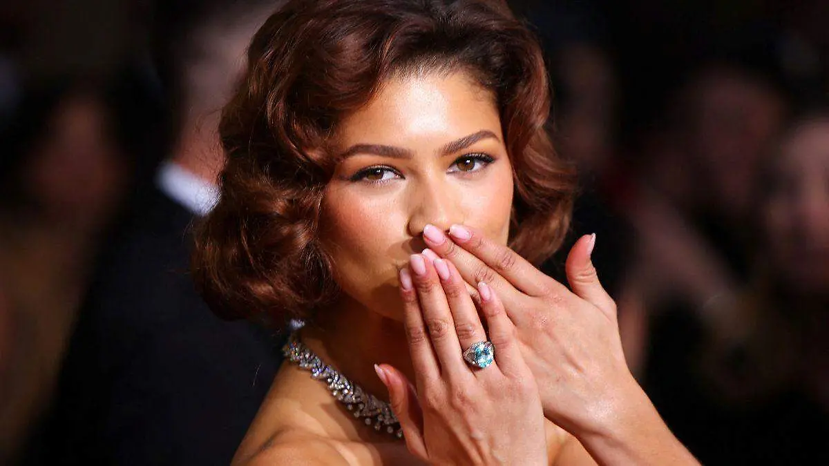 Zendaya_anillo
