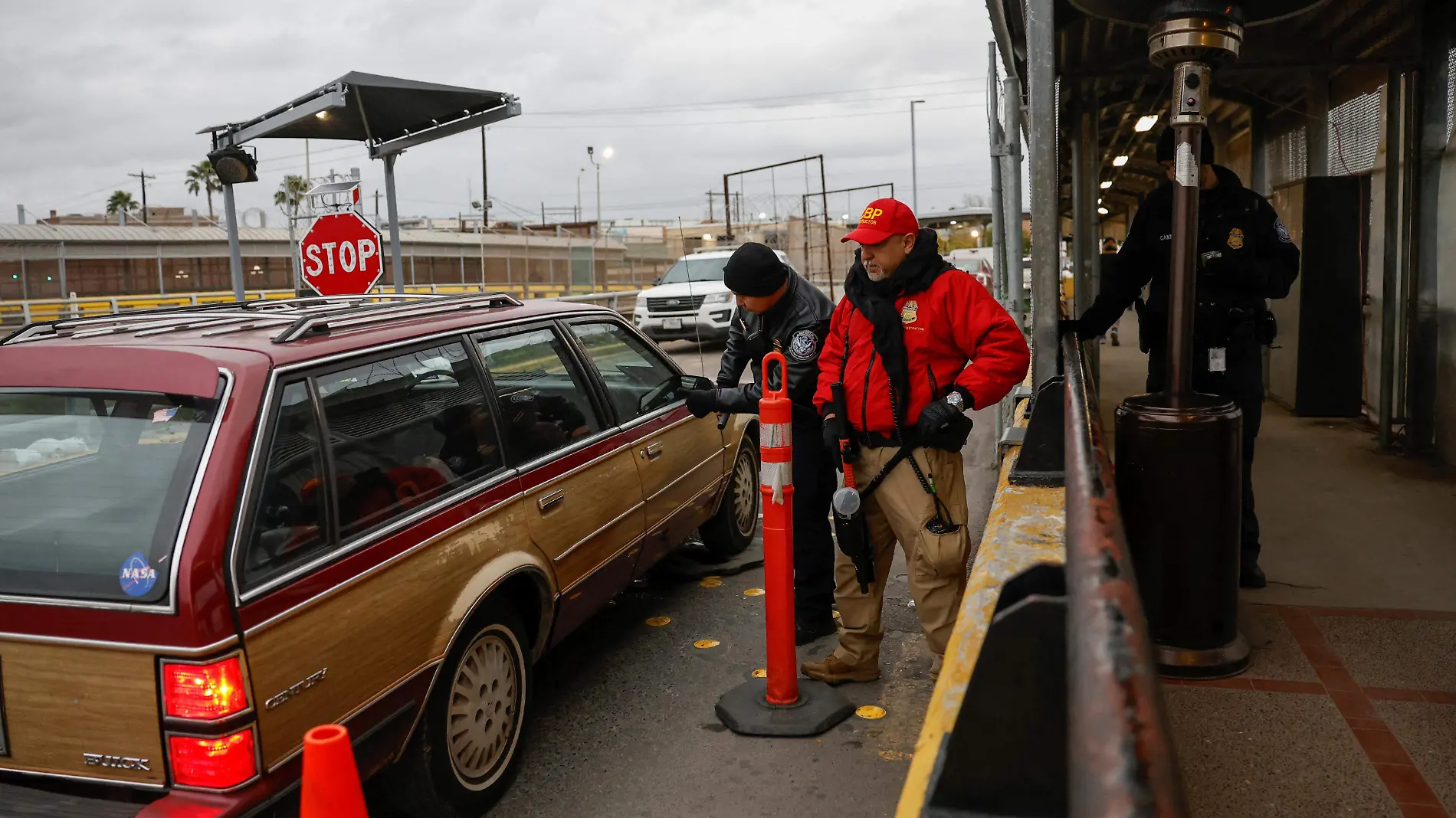 2025-01-20T152451Z_1910719118_RC2PDCA19Z27_RTRMADP_3_USA-TRUMP-MIGRATION-MEXICO