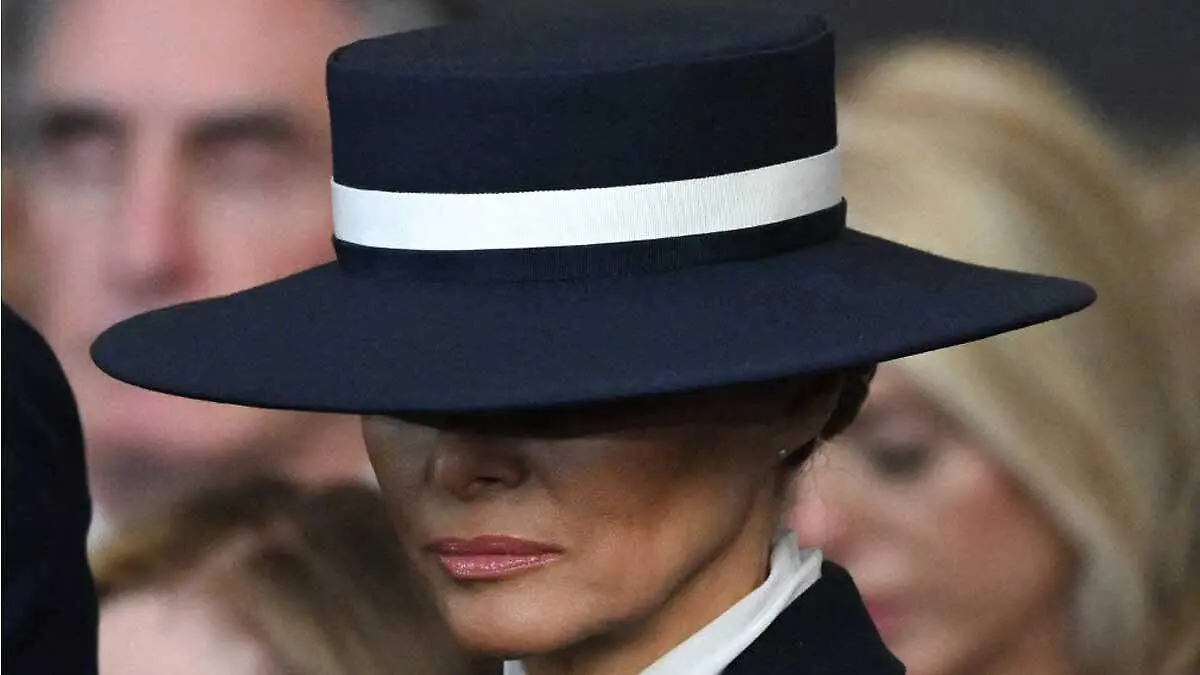 Melania-Trump-con-sombrero