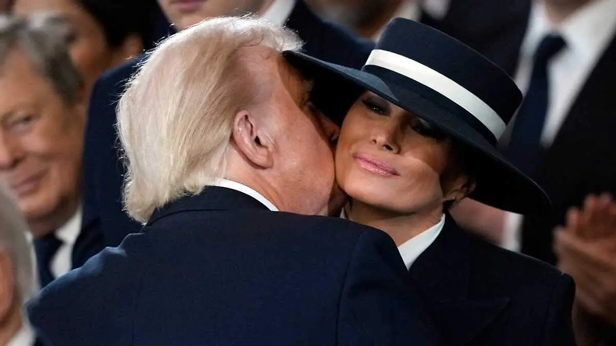 Trum-besa-a-Melania