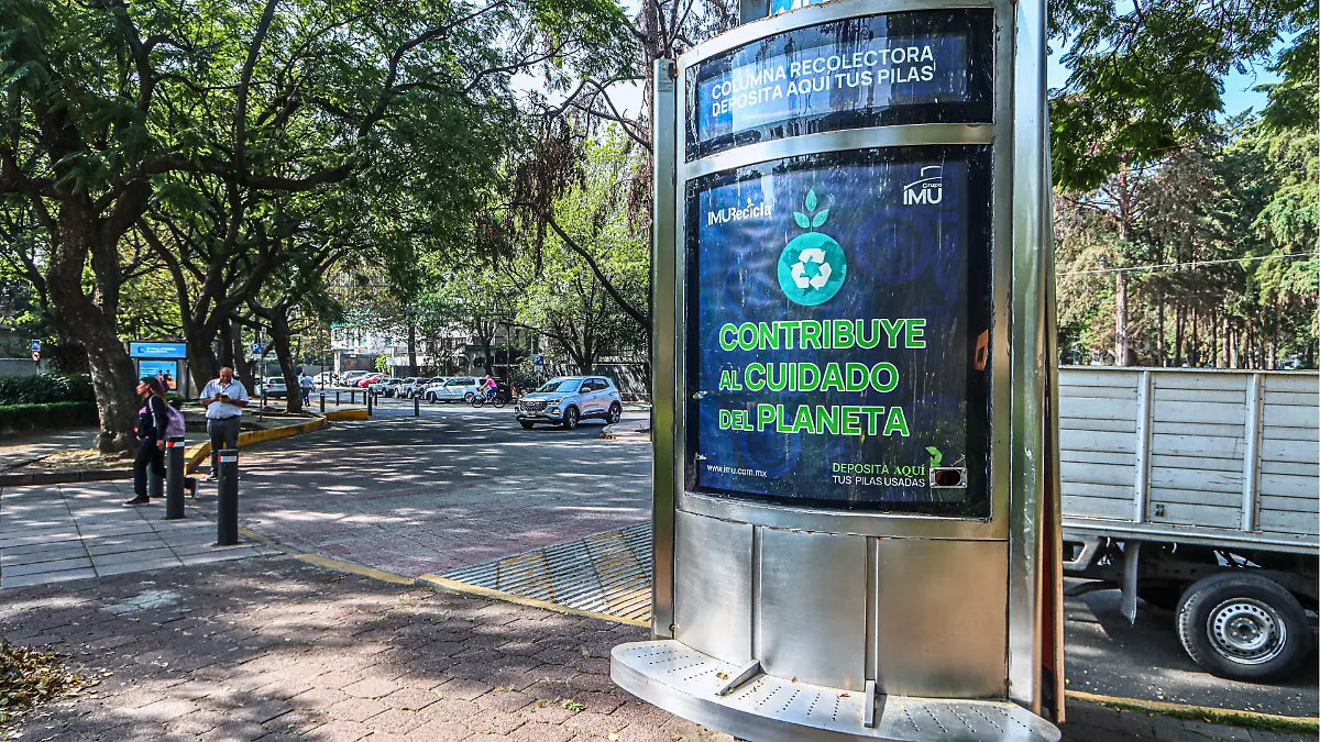 Contenedores de Pilas-Reciclaje-Ecologia-Homero y Eugenio Sue_2
