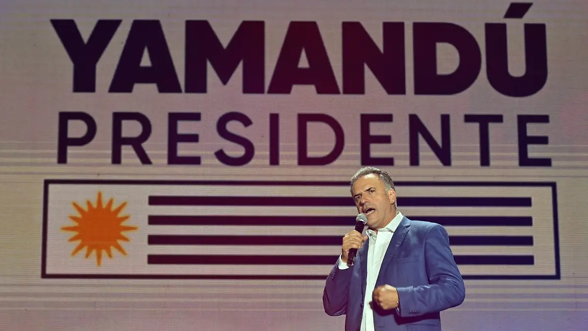 Yamandú Orsi gana las elecciones presidenciales en Uruguay