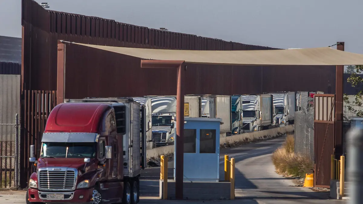 AFP__20250201__2196593035__v1__HighRes__PresidentTrumpS25TariffsForMexicoAndCanadaBe.jpg