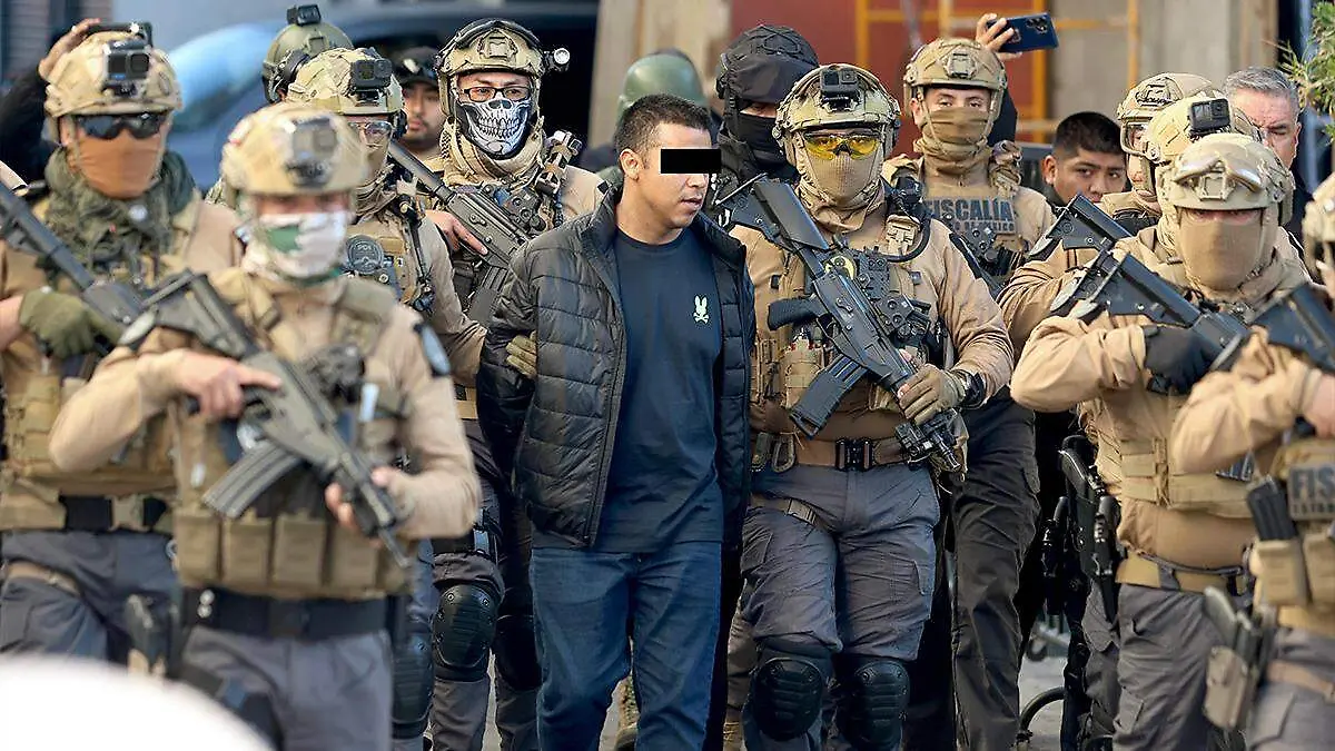 ALCALDE DETENIDO-OPERATIVO ENJAMBRE-ramses mercado el sol de toluca (2)