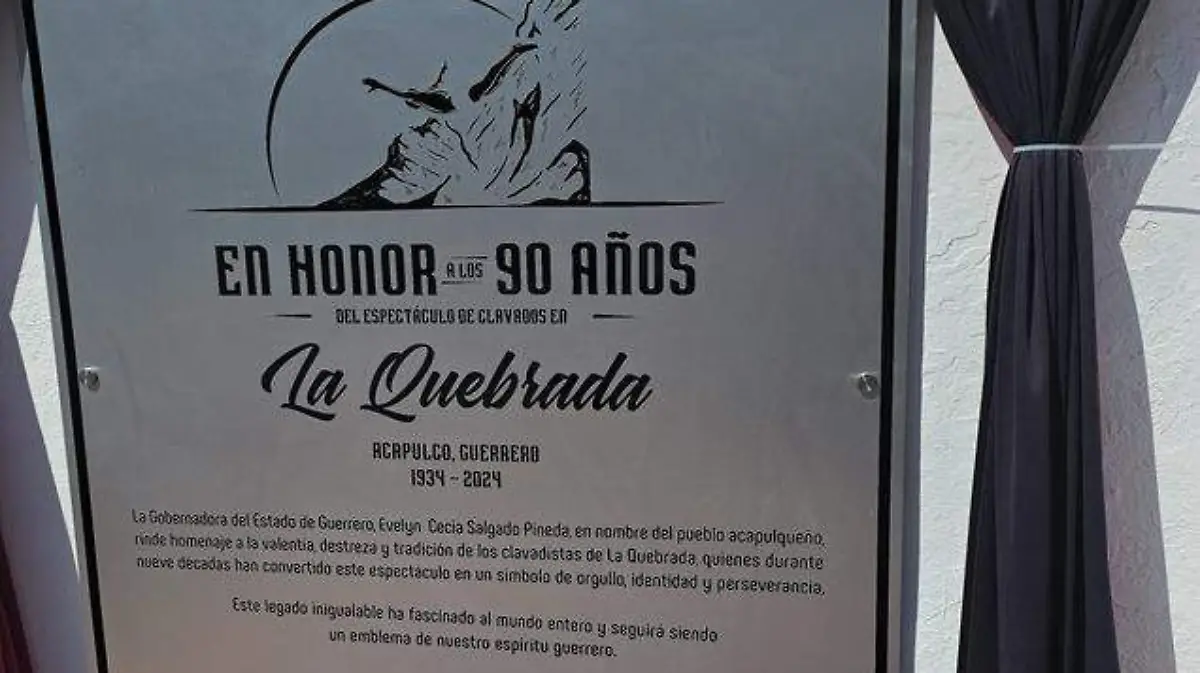 Placa de los 90 años de La Quebrada