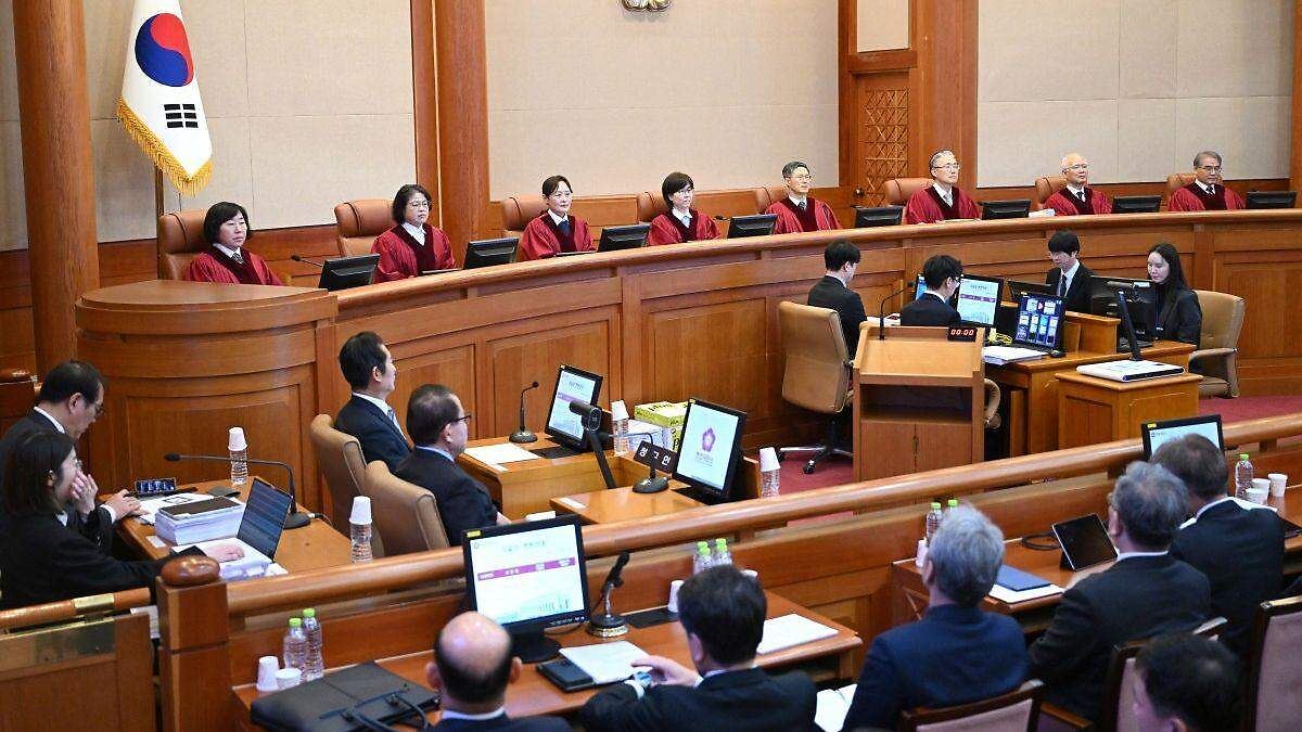 Corte de Corea del Sur ordena la liberación del presidente Yoon